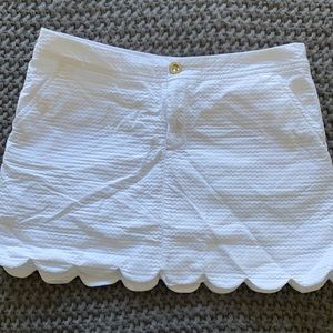 lily pulitzer white scalloped skirt; size 6